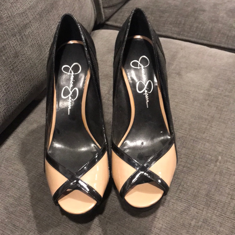 Jessica Simpson pump high heels size 7